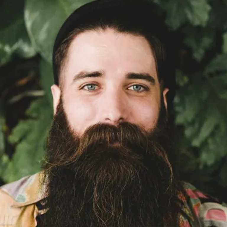 Pomáhá minoxidil také na vousy?